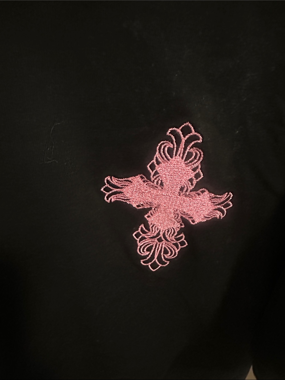 Black Short Sleeve Tee with Pink Embroidered Design size L - Picture 2 of 4